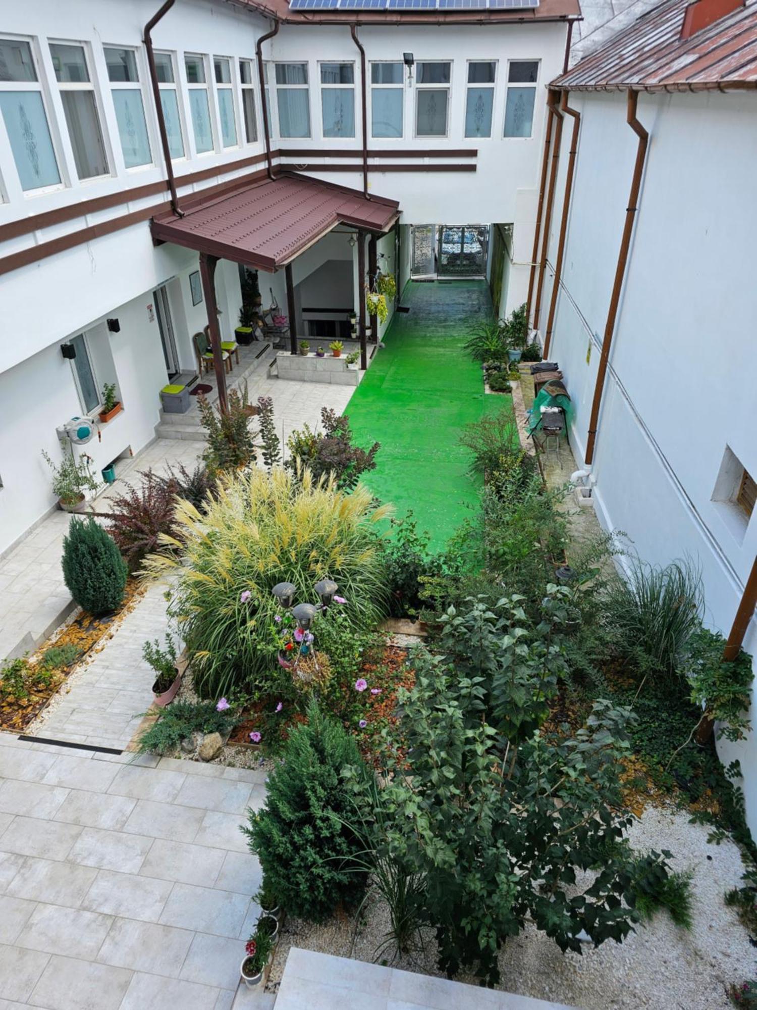 Hotel Casa Musceleana Campulung Exterior foto